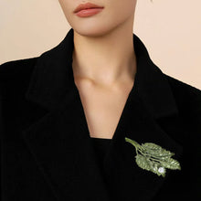 Load image into Gallery viewer, Retro Artistic Bamboo Brooch Bamboo Leaf Tree Leaf Flower Green Brooch Fresh Vintage Style Scarf Buckle Cardigan Button