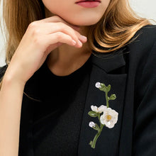 Load image into Gallery viewer, Retro Artistic Bamboo Brooch Bamboo Leaf Tree Leaf Flower Green Brooch Fresh Vintage Style Scarf Buckle Cardigan Button