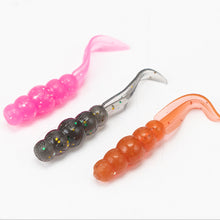 Load image into Gallery viewer, 20PCS 0.3G/3.5CM Floating Willow Leaf Flat Tail Soft Lures TPE High-Elasticity Scented Bait for Bass Perch Fishing