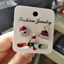 Load image into Gallery viewer, 3pcs/set Christmas Tree Elk Snowman Alloy Brooch Fashionable Christmas Corsage Jewelry Accessory Party Festival Gift