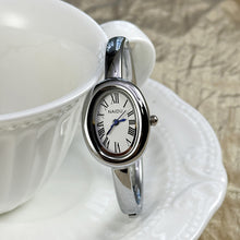 Load image into Gallery viewer, Bathtub Bracelet Watch Roman Numerals Oval Quartz Watch Retro Women's Watches Gold Watch Small Dial Light Luxury Watch