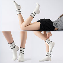 Load image into Gallery viewer, 1Pair Ruffled Edge Yoga Socks for Pilates Moisture-Wicking Anti-Slip Floor Socks Sweet Cute Sports Socks