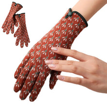 Load image into Gallery viewer, Women Autumn Winter Warm Touch Screen Thin Section Not Bloated Outdoor Cycling Drive Fashion Personality Leopard Elegant Gloves