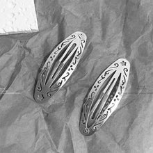 Load image into Gallery viewer, 4Pcs Vintage Y2K Geometric Hollowed Out Oval Metal Hair Clips Punk Side Hair Accessories For Women