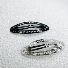 Load image into Gallery viewer, 4Pcs Vintage Y2K Geometric Hollowed Out Oval Metal Hair Clips Punk Side Hair Accessories For Women