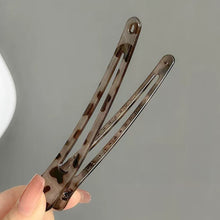 Load image into Gallery viewer, Retro Leopard Print Duckbill Hair Clips Plastic Nonslip Hair Barrettes Fashion Hair Styling Accessories For Women Girls