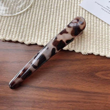 Load image into Gallery viewer, Retro Leopard Print Duckbill Hair Clips Plastic Nonslip Hair Barrettes Fashion Hair Styling Accessories For Women Girls