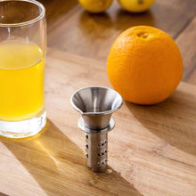 Load image into Gallery viewer, Stainless Steel Spiral Manual Juicer Hand Held Lemon Orange Squeezer Household Citrus Fruit Juice Tool
