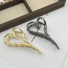 Load image into Gallery viewer, Alloy Heart Elegant Hair Claw Clip Non Slip Large Shark Clip Fashion Women Daily Hair Accessories