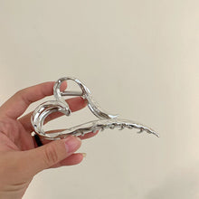 Load image into Gallery viewer, Alloy Heart Elegant Hair Claw Clip Non Slip Large Shark Clip Fashion Women Daily Hair Accessories