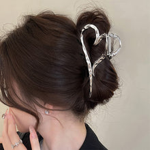 Load image into Gallery viewer, Alloy Heart Elegant Hair Claw Clip Non Slip Large Shark Clip Fashion Women Daily Hair Accessories