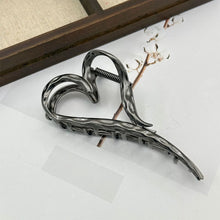 Load image into Gallery viewer, Alloy Heart Elegant Hair Claw Clip Non Slip Large Shark Clip Fashion Women Daily Hair Accessories