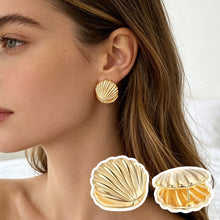 Load image into Gallery viewer, Alloy Metal Glossy Surface Shell Fan Shaped Stud Earrings Vintage Geometric Ocean Style Women Daily Trendy Jewelry