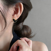 Load image into Gallery viewer, Alloy Vintage Black White Peach Heart Stud Earrings Korean Ins Retro Temperament Women Daily Party Wedding Fashion Jewelry