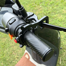 Load image into Gallery viewer, Universal Motorcycle E-Bike Scooter Cruise Control Throttle Assist Throttle Lock Cruise Aid for Long Ride Throttle Stabilizer
