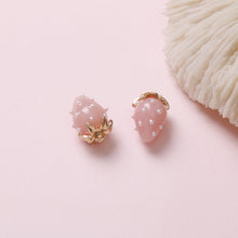 Load image into Gallery viewer, 2Pcs 3D Pearl Resin Strawberry Pendant Charm For DIY Earring Necklace Hairpin Bracelet Jewelry Accessories