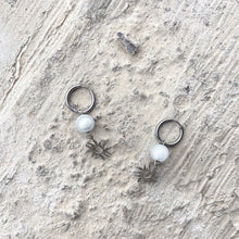 Load image into Gallery viewer, Irregular Fashion Alloy Hollow Out Sun Reflective Pearl Drop Earrings for Women Olivet Earrings Vintage Earrings Party Jewelry