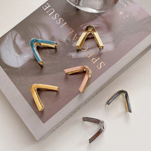 Load image into Gallery viewer, Retro Girl Triangle Clip Small Delicate Hair Clip Cute Temperament Hair Clip Hair Accessories