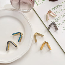 Load image into Gallery viewer, Retro Girl Triangle Clip Small Delicate Hair Clip Cute Temperament Hair Clip Hair Accessories