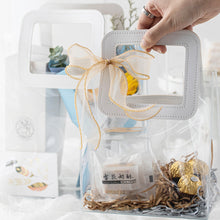 Load image into Gallery viewer, Multifunctional PVC Gift Bag Transparent Tote Bag Wedding Party Mother's Day Flower Gift Package Bag Shpping Makeup Bag