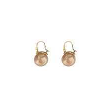 Load image into Gallery viewer, Retro Temperament Large Pearl Ear Buckle Fashion All-match Geometric Earrings Women Temperament Accessories Jewelry