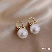 Load image into Gallery viewer, Retro Temperament Large Pearl Ear Buckle Fashion All-match Geometric Earrings Women Temperament Accessories Jewelry
