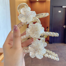 Load image into Gallery viewer, Women Seashell Flower Hairpin Elegant Temperament Hair Clip Fashion All-match Hairpin Hair Accessories
