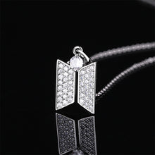 Load image into Gallery viewer, Fashion Double Diamond Gold Plated Pendant Full Diamond Super Flash Necklace Women's Short Clavicle Chain Accessories