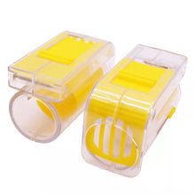 Load image into Gallery viewer, 1PC Bee Queen Marker Bottle Bee Mark Cage Plastic One Handed Marking Catcher With Plunger Plush Garden Beekeeping Supplies