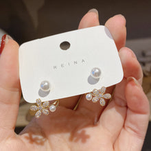 Load image into Gallery viewer, Korea Women Girls Pearl Rhinestone Flower Earrings Stud