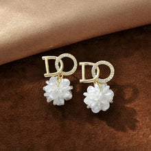 Load image into Gallery viewer, Korea Women S925 Silver Needle Pearl Earrings Micro Diamond Inlaid Flower Earrings