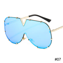 Load image into Gallery viewer, Large Frame Sunglasses Personality Trend Sunglasses UV Protection Retro Sunglasses Outdoor Glasses for Men Women