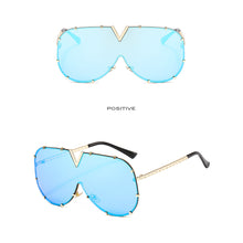 Load image into Gallery viewer, Large Frame Sunglasses Personality Trend Sunglasses UV Protection Retro Sunglasses Outdoor Glasses for Men Women