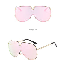 Load image into Gallery viewer, Large Frame Sunglasses Personality Trend Sunglasses UV Protection Retro Sunglasses Outdoor Glasses for Men Women