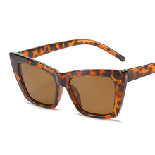 Load image into Gallery viewer, Women Simple Sunglasses UV Protection Retro Sunglasses Fashion Sunglasses Outdoor Travel Sunglasses