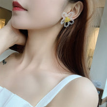 Load image into Gallery viewer, Fashion Personality Rice Beads Flower Earrings Summer Imitation Crystal Knitted Color Earrings Beaded Cute Creative Women Jewelry