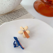 Load image into Gallery viewer, Cartoon Smiling Face Painted Earrings Female Cute Dripping Flower Earrings Creative Asymmetric Ear Clips Women Jewelry Accessories