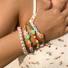 Load image into Gallery viewer, 4pcs/set Retro Stitching Soft Clay Small Flower Heart Rice Beads Bracelet Set Temperament Imitation Pearl Heart Letter Bracelet