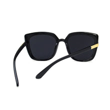 Load image into Gallery viewer, Square Frame Sunglasses Vintage Large Frame Sunglasses Fashion Outdoor UV Protection Sunglasses For Men Women
