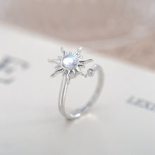 Load image into Gallery viewer, Fashion Simple Personality Sweet Daisy Pendant Opening Ring Women Jewelry Gift