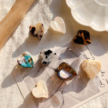 Load image into Gallery viewer, Retro Acetate Heart Shape Small Catch Clip Color Hair Claw Bangs Clip Broken Hair Edge Clip Hairpin