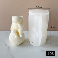 Load image into Gallery viewer, 3D Moon Astronauts Candle Mold Silicone Mold for Candle Making Aromatherapy Soap Scented Candle Plaster Wax Crystal Resin Mold