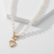 Load image into Gallery viewer, Vintage Pearl Necklace Creative Simple Small Fresh Pearl Clavicle Chain Necklace Jewelry Accessories