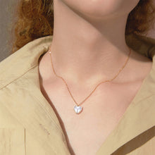 Load image into Gallery viewer, Simple White Mother-of-pearl Heart-Shaped Pendant Necklace Metal Chain Clavicle Chain Fashion Necklace Jewelry Accessories