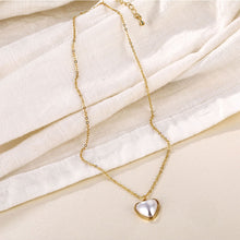 Load image into Gallery viewer, Simple White Mother-of-pearl Heart-Shaped Pendant Necklace Metal Chain Clavicle Chain Fashion Necklace Jewelry Accessories