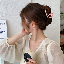 Load image into Gallery viewer, Frosted Metal Gradient Shark Clip Hair Clip Temperament Simple Grab Clip Niche Hair Accessories for Women