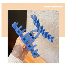 Load image into Gallery viewer, Klein Blue Hair Clip Simple Temperament Hair Clip Acrylic Plate Hair Hairpin All-match Hair Accessories for Women