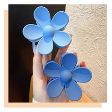 Load image into Gallery viewer, Klein Blue Hair Clip Simple Temperament Hair Clip Acrylic Plate Hair Hairpin All-match Hair Accessories for Women