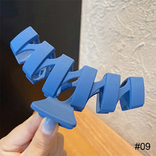 Load image into Gallery viewer, Klein Blue Hair Clip Simple Temperament Hair Clip Acrylic Plate Hair Hairpin All-match Hair Accessories for Women