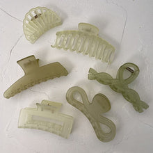 Load image into Gallery viewer, Mustard Green Hair Clip Mori Temperament Hair Clip Acrylic Plate Hair Hairpin Simple Hair Accessories